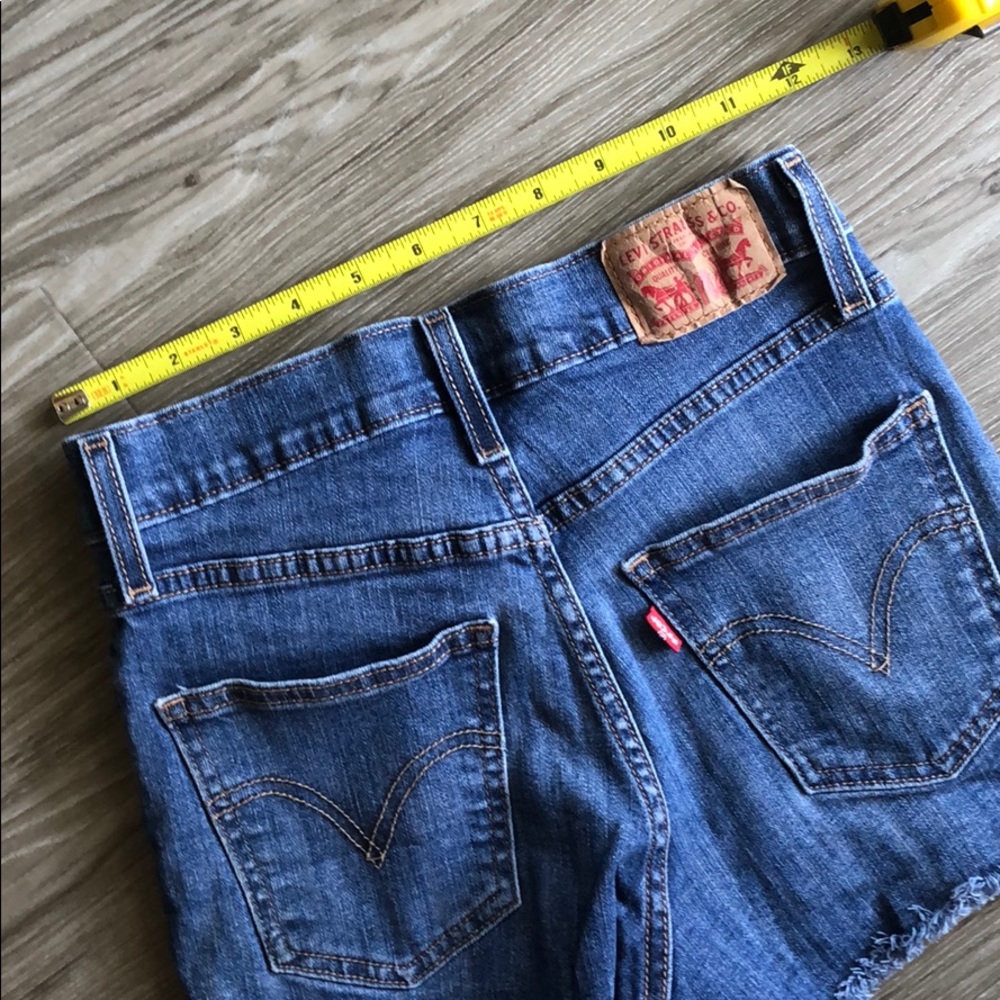 Levi Jean Shorts - Picture 5 of 6